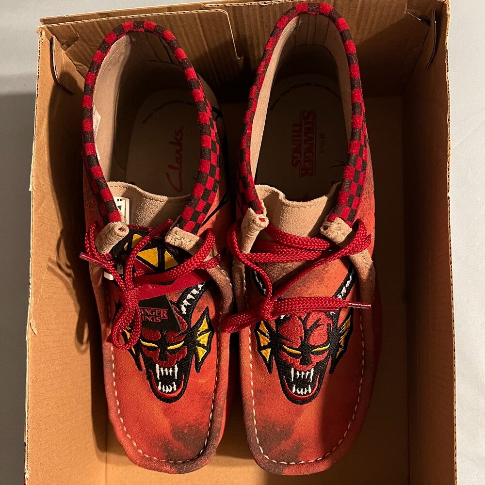 NEW Clarks Wallabee Stranger Things Hellfire Club Suede Boots US 10 (No Box Lid)